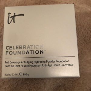 Never Used It Cosmetics Powder Fountain